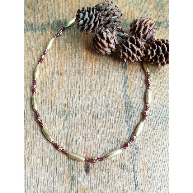 Hanka IN kaklo papuošalas su granatais